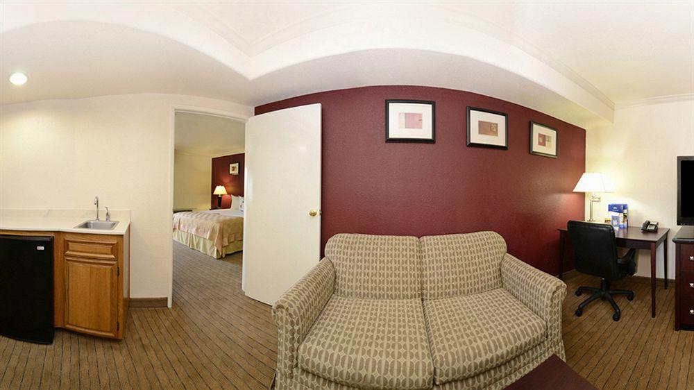 6 Lawndale, Ca South Bay 4*