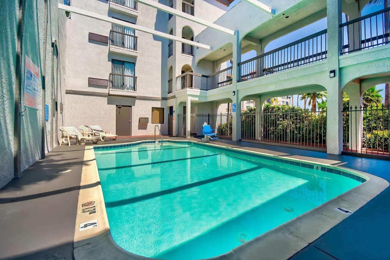 6 Lawndale, Ca South Bay Hotel
